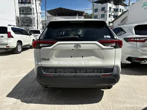 Toyota RAV4 2020 White