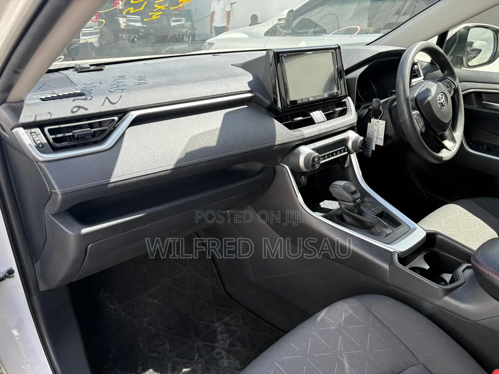 Toyota RAV4 2020 White