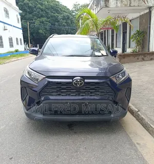 Toyota RAV4 2019 Blue
