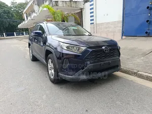 Toyota RAV4 2019 Blue