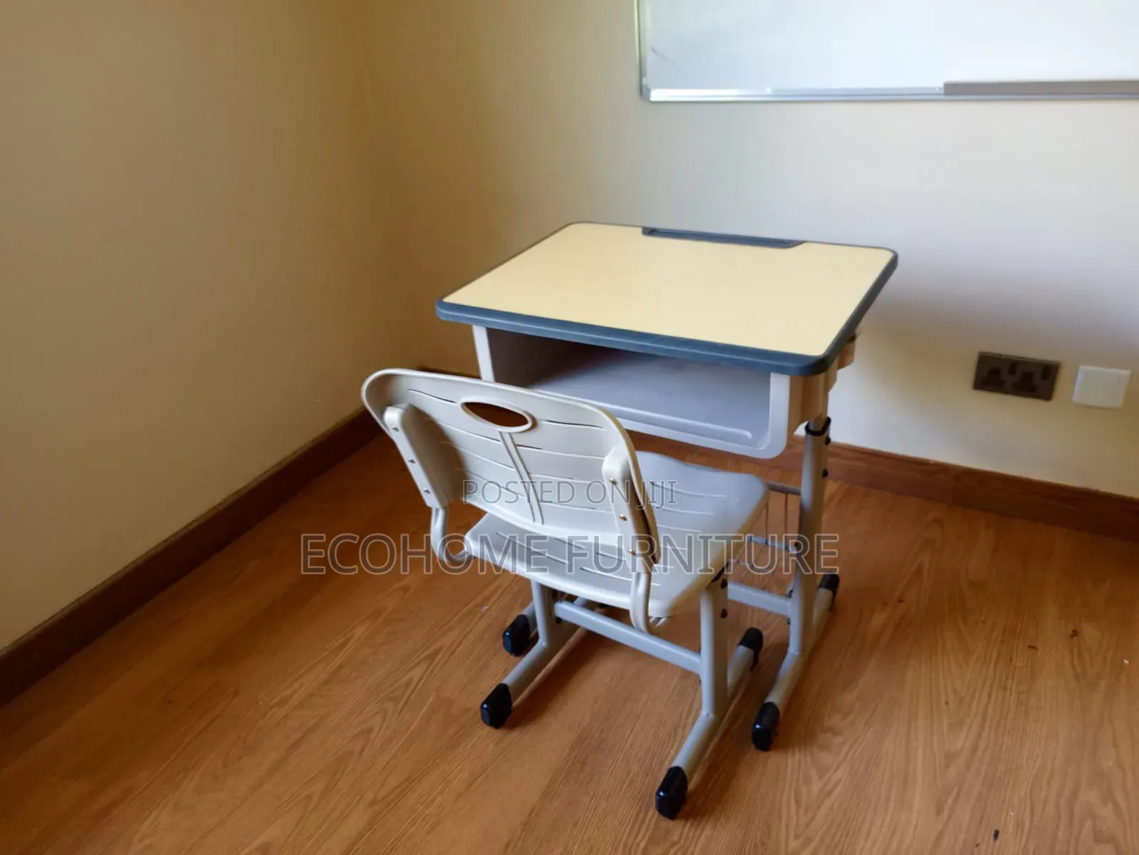 Heavy Duty Plastic Folding Chair