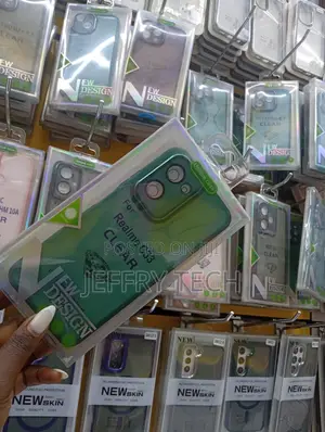 Clear Protective Case Designed for the Realme C33 Smartphone.