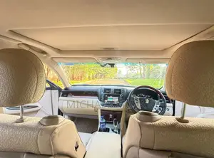 Toyota Crown 2012 Silver