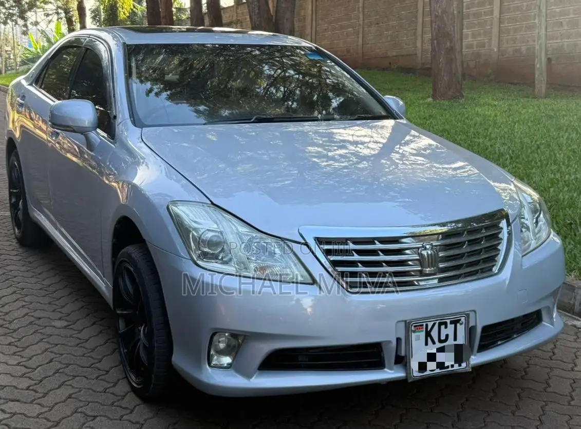 Toyota Crown 2012 Silver