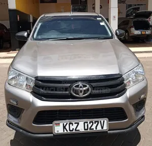 Toyota Hilux 2020 Gray
