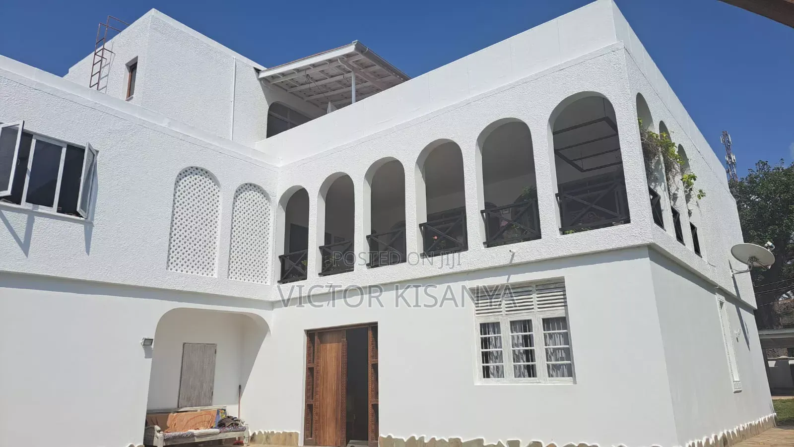 House in Diani Mombasa It Includes a Swimming Pool