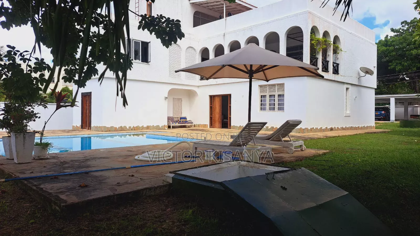 House in Diani Mombasa It Includes a Swimming Pool