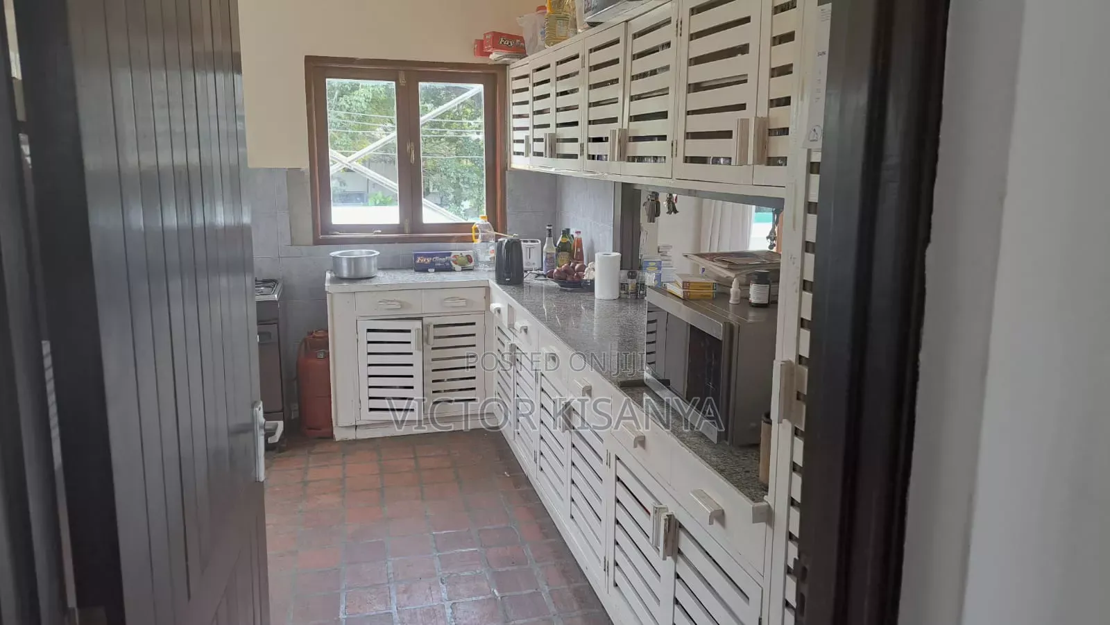 House in Diani Mombasa It Includes a Swimming Pool