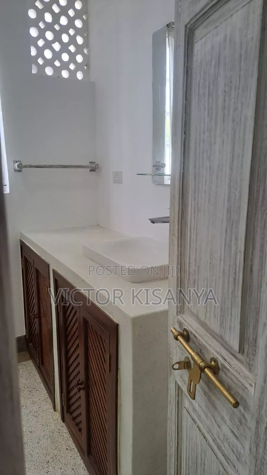 House in Diani Mombasa It Includes a Swimming Pool