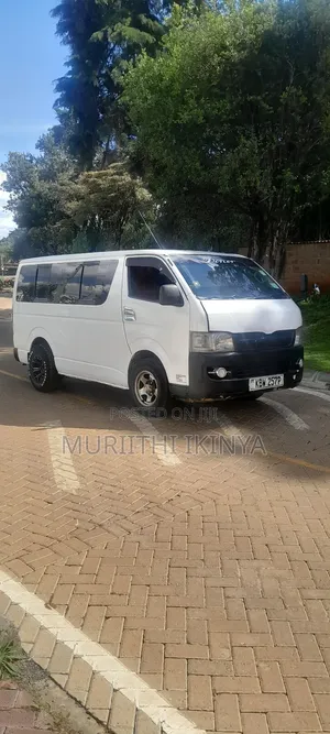 Toyota HiAce 2005 White