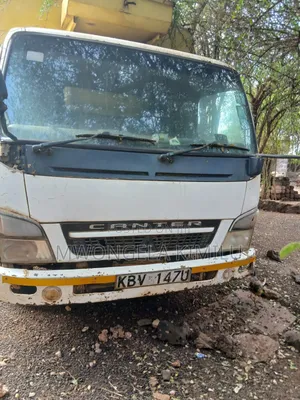 Mitsubishi Canter 2000 White