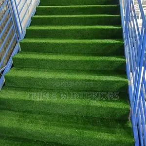 Modern Artificial Grass for Beautiful Staircase Upgrade