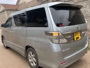 Toyota Alphard 2012 Silver