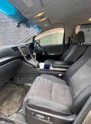 Toyota Alphard 2012 Silver
