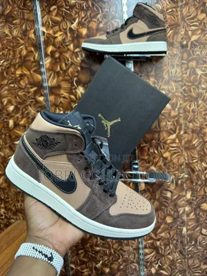 Nike Air Jordan 1 Retro High Og Bordeaux Sneakers