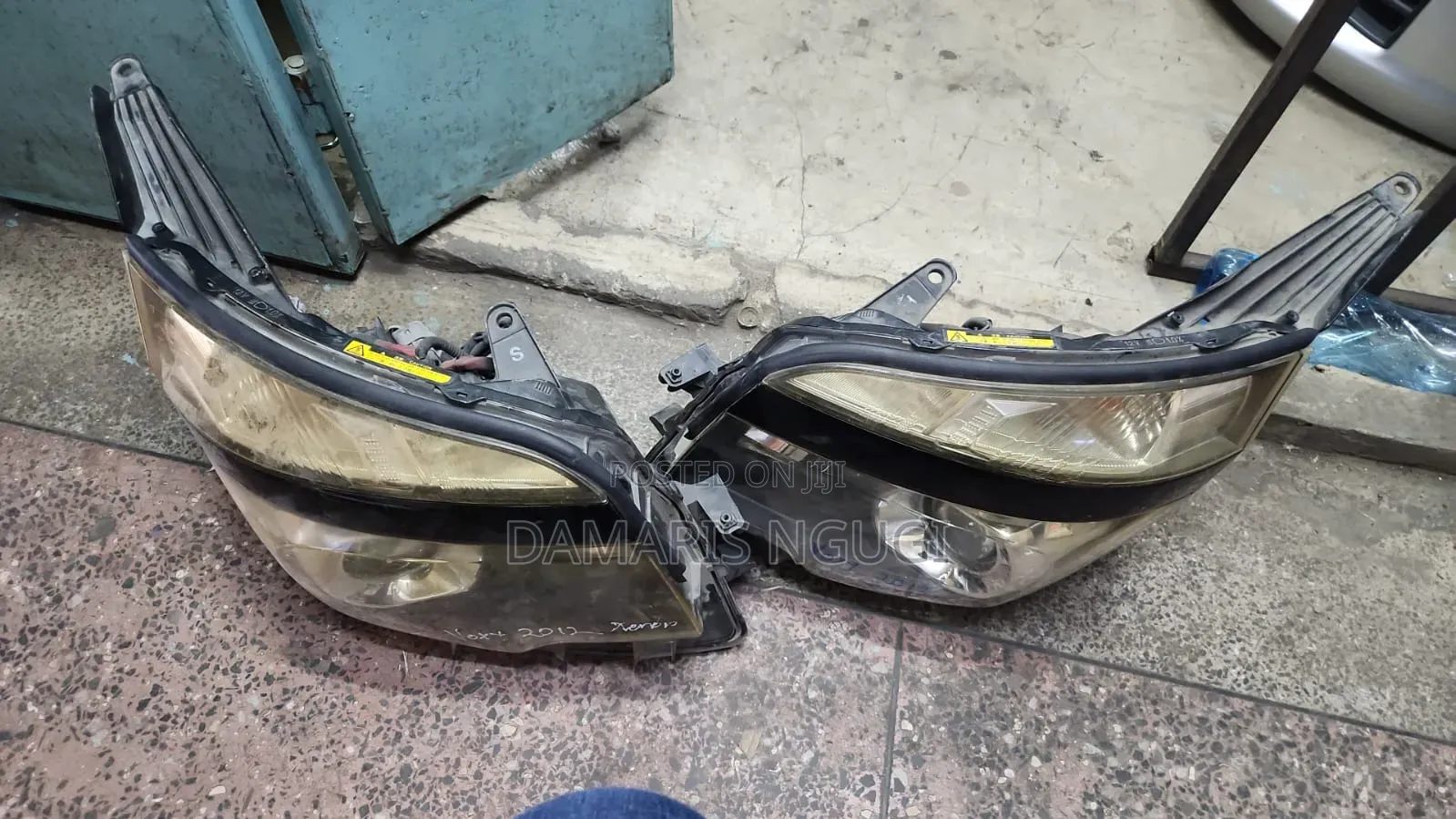 Voxy Headlight Xenon 2012/2013