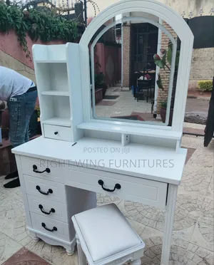 Contemporary Deluxe Dressing Table