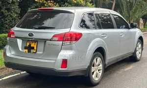 Subaru Outback 2.5i 2011 Silver