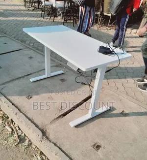 Electric Table / Adjustable Desk