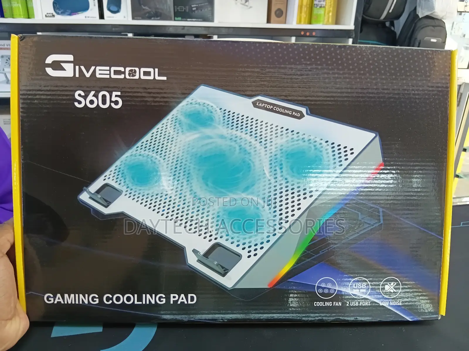 This Is a Givecool S605 Gaming Laptop Cooling Pad.