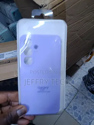 Lavender-Colored Silicone Case for Samsung Galaxy Smartphone.