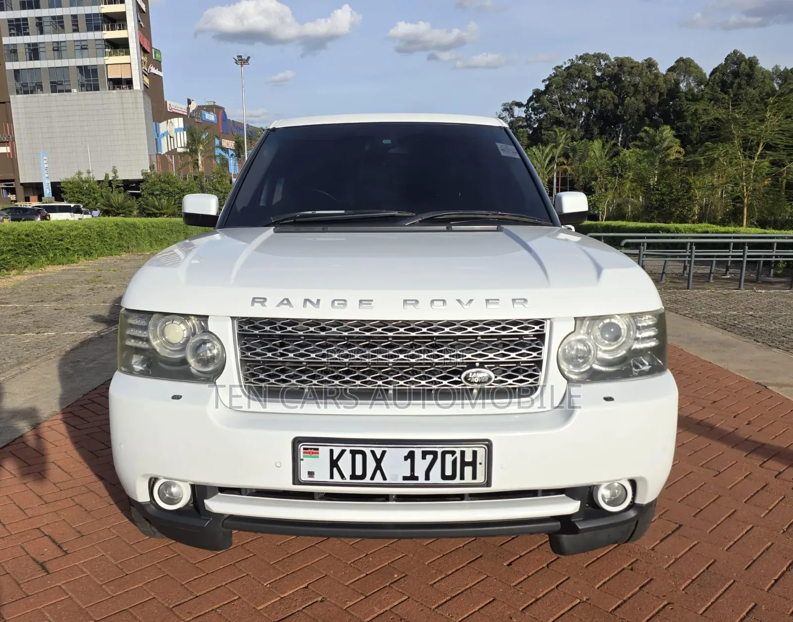 Land Rover Range Rover Vogue 2011 White