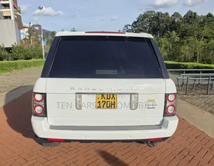 Land Rover Range Rover Vogue 2011 White