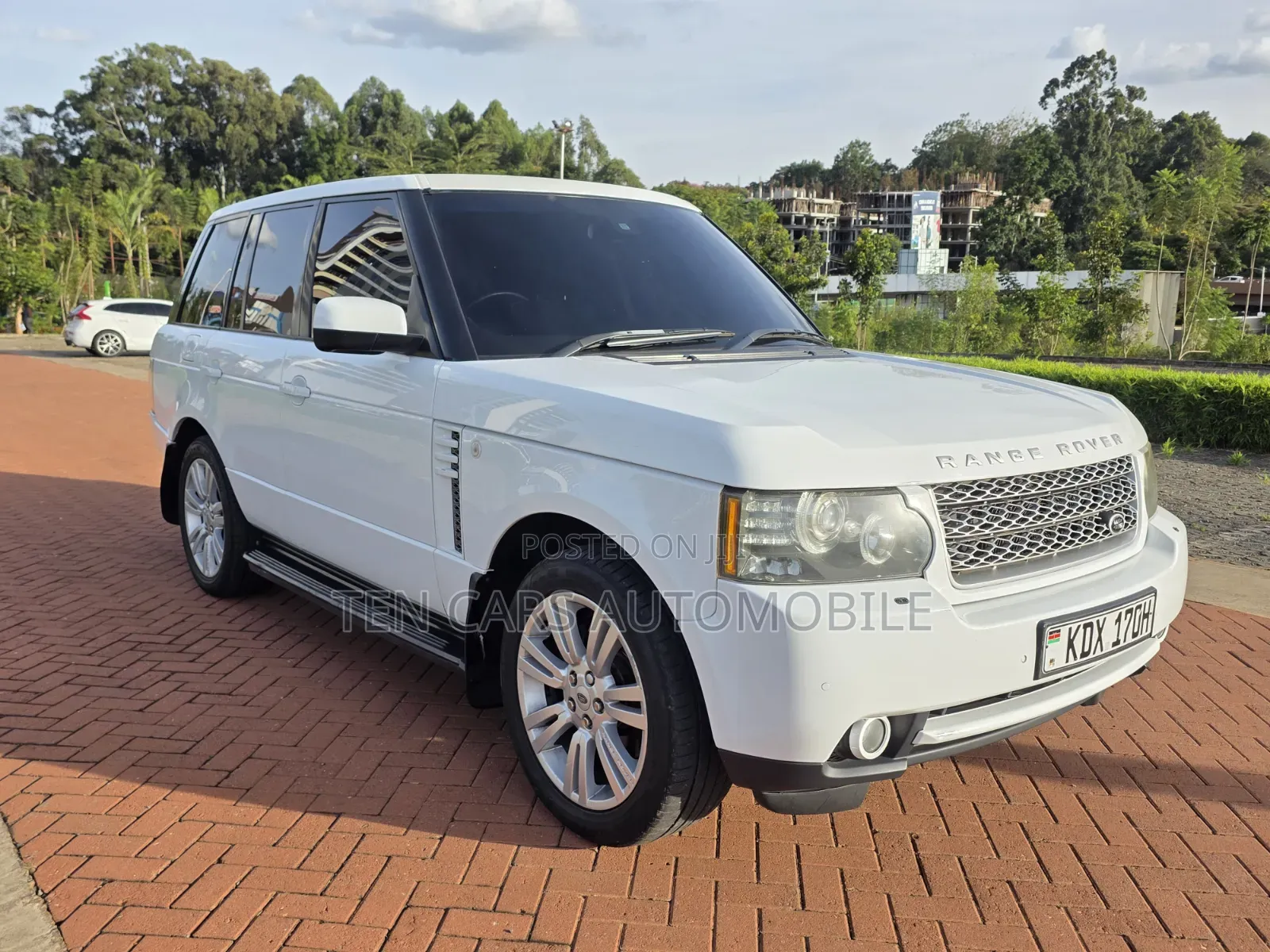 Land Rover Range Rover Vogue 2011 White