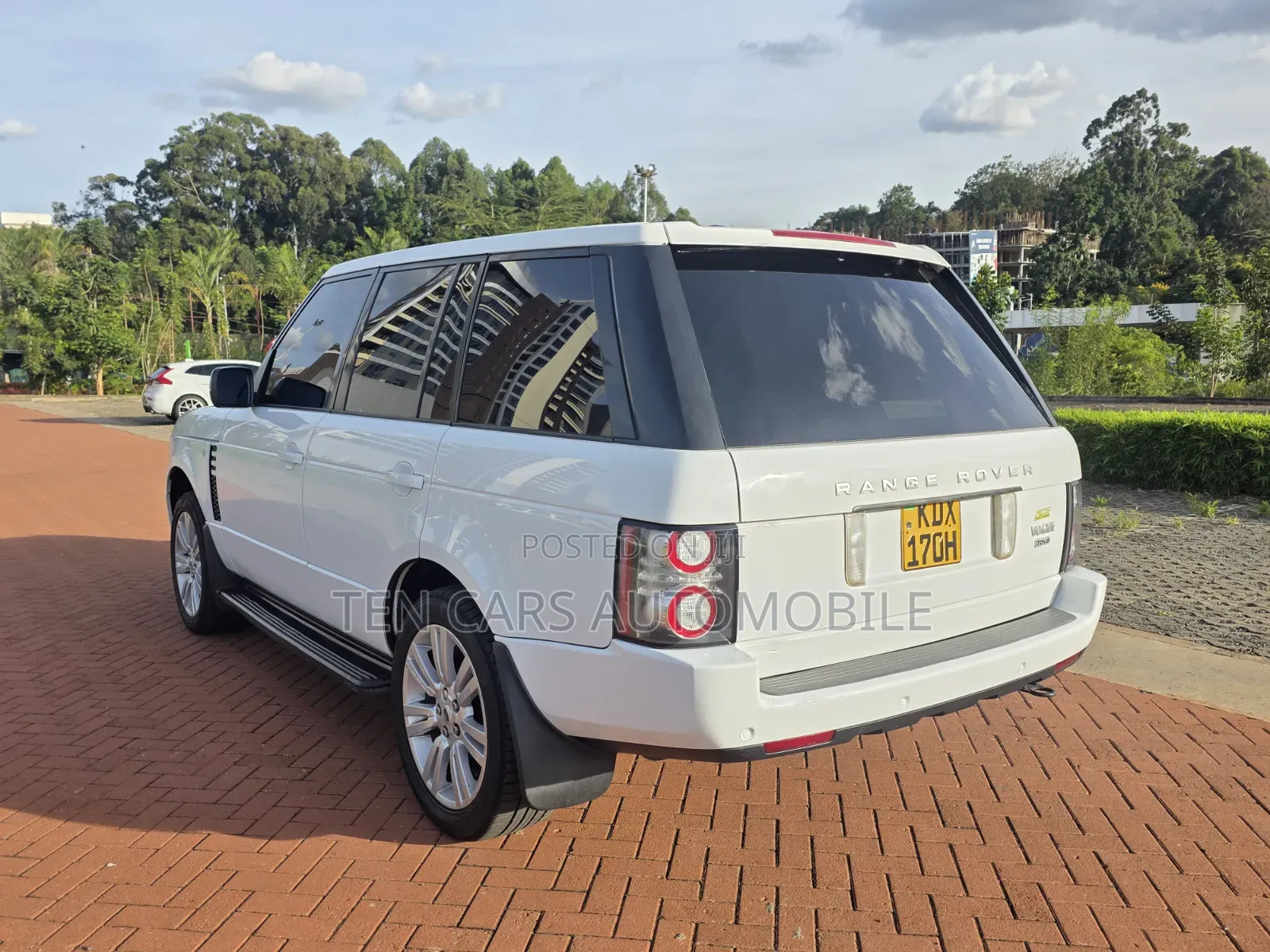 Land Rover Range Rover Vogue 2011 White