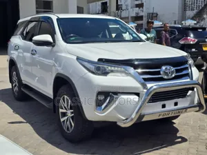 Toyota Fortuner 2.8 D AWD 2019 White