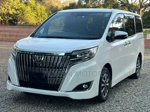 Toyota Esquire 2018 Pearl