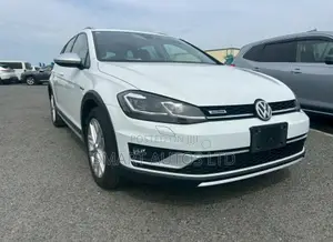 Volkswagen Golf Variant 2019 White