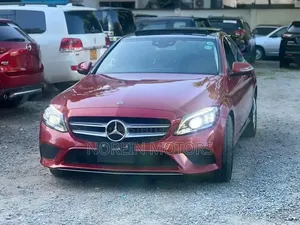 Mercedes-Benz C200 2019 Red