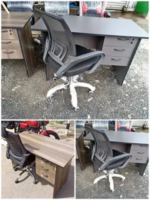 Ergonomic Office Mesh Chair and Office Desk