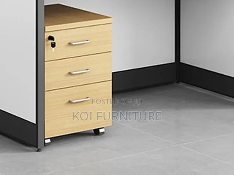 Office Workstations; 4 Users MDF Open User Collaborative Worlstation