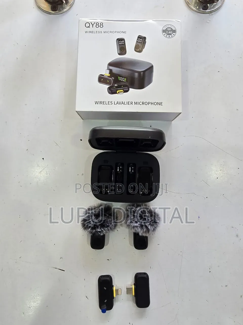 Qy88 Wireless Lavalier Microphone