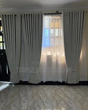 Classic Heavy Curtains Bring Timeless Dwelling Charm