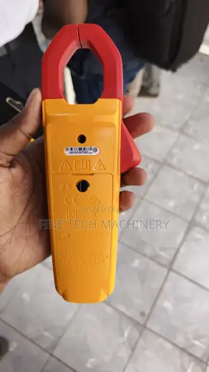 Fluke 323 True-RMS Clamp Meter