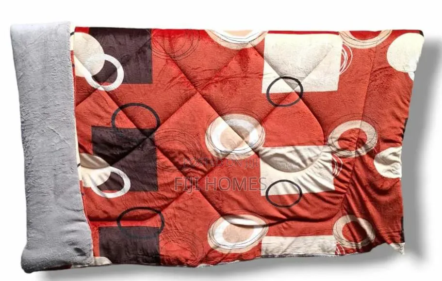 Single Woolen Duvet, No Pillowcases, No Bedsheets Size 5 by 6