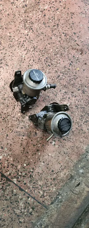 Toyota 100, Carib Power Steering in Good Condition