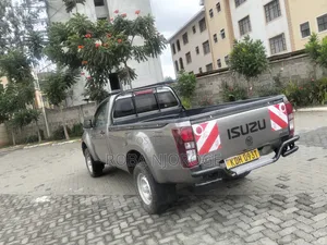 Isuzu D-MAX 2022 Gold