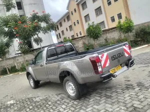 Isuzu D-MAX 2022 Gold