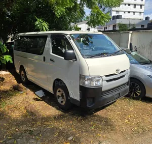 Toyota Regius 2019 White