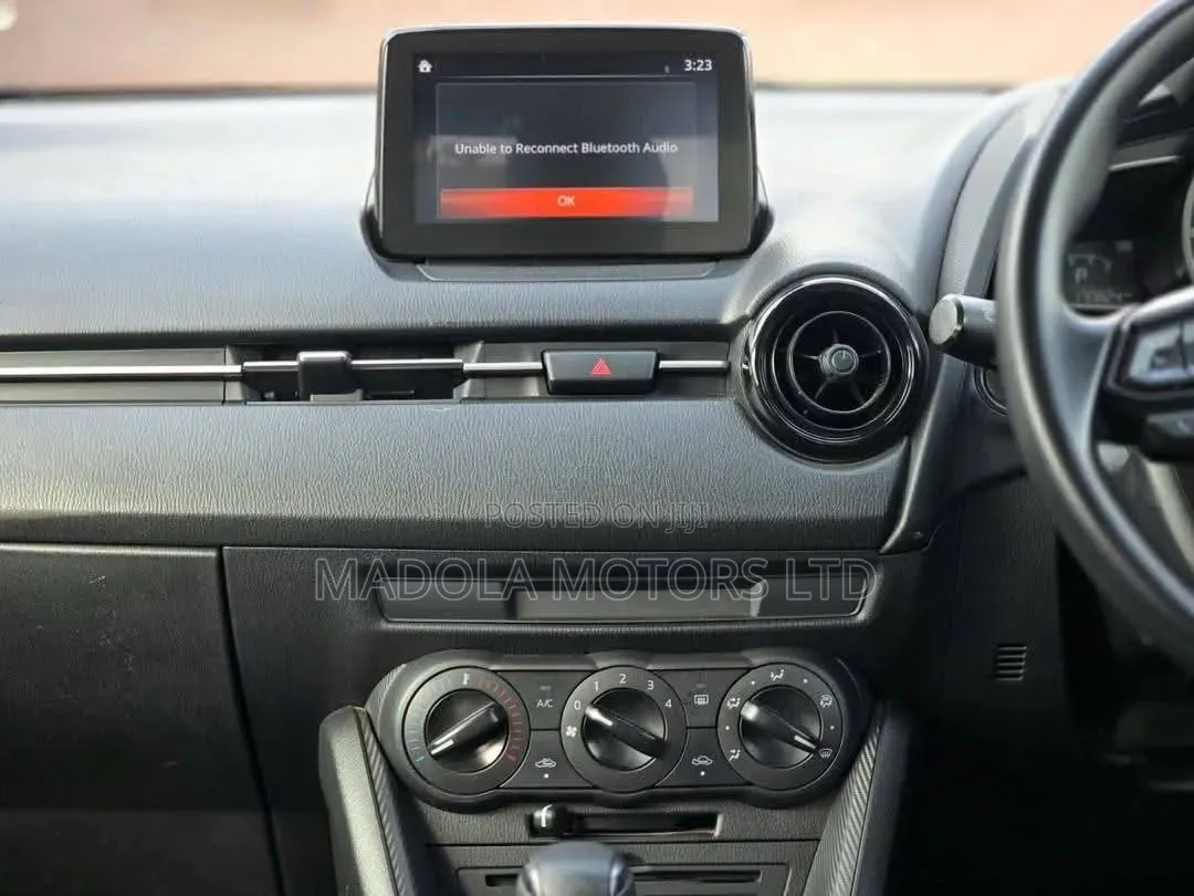 Mazda 2 2020 Silver
