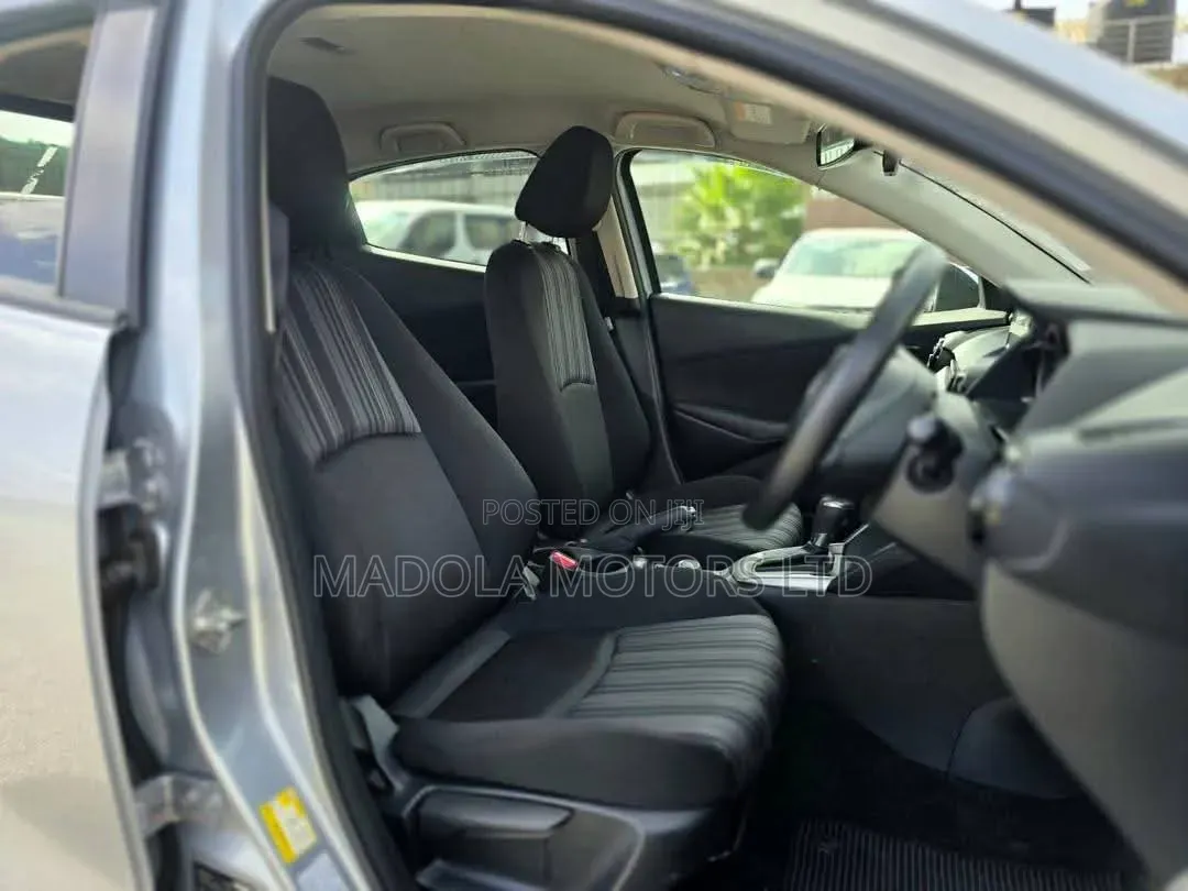 Mazda 2 2020 Silver