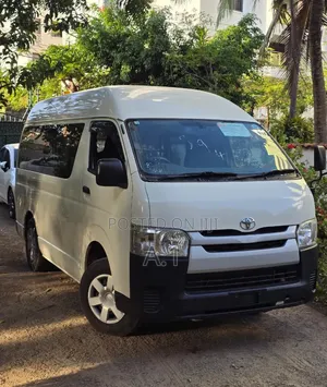 Toyota Regius 2019 White