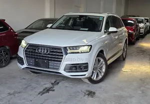 Audi Q7 55 SE Premium AWD quattro 2019 White