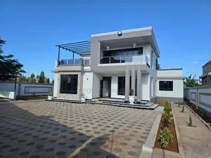 5bdrm Maisonette in Spur Estate, Kimbo for sale