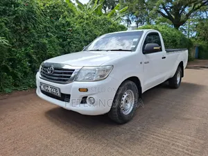 Toyota Hilux 2014 White