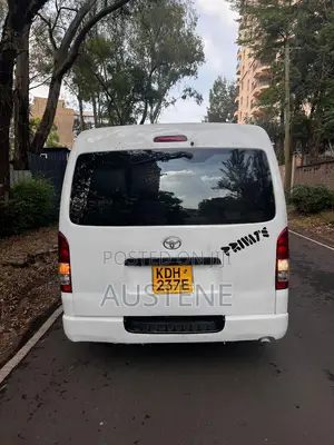 Toyota Grand HiAce 2010 White